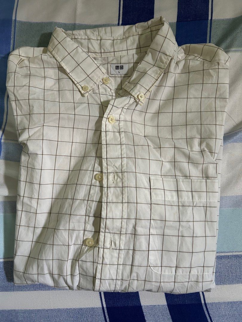 UNIQLO Broadcloth Shirt Larg (Category: Formal Shirts) located in Caloocan City. Submitted by originalfinds (Listing ID 1405916743, Image 3). Description: No issue Large Uniqlo Grab/Lalamove or JnT.