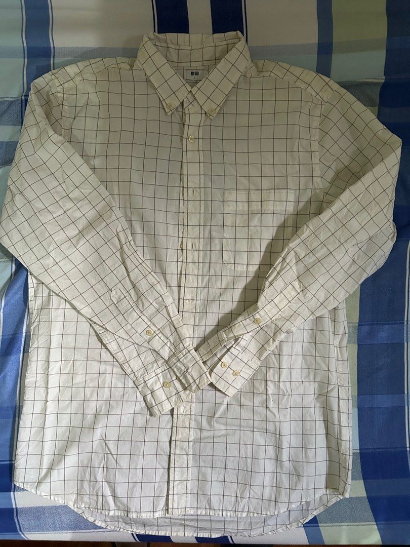 UNIQLO Broadcloth Shirt Larg (Category: Formal Shirts) located in Caloocan City. Submitted by originalfinds (Listing ID 1405916743, Image 1). Description: No issue Large Uniqlo Grab/Lalamove or JnT.