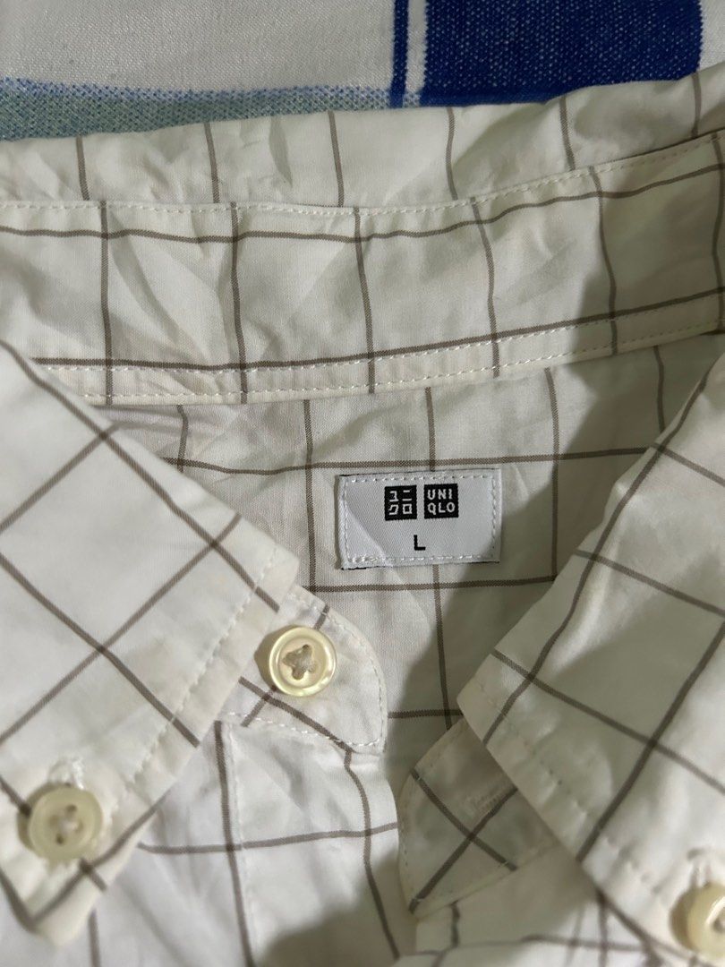 UNIQLO Broadcloth Shirt Larg (Category: Formal Shirts) located in Caloocan City. Submitted by originalfinds (Listing ID 1405916743, Image 2). Description: No issue Large Uniqlo Grab/Lalamove or JnT.