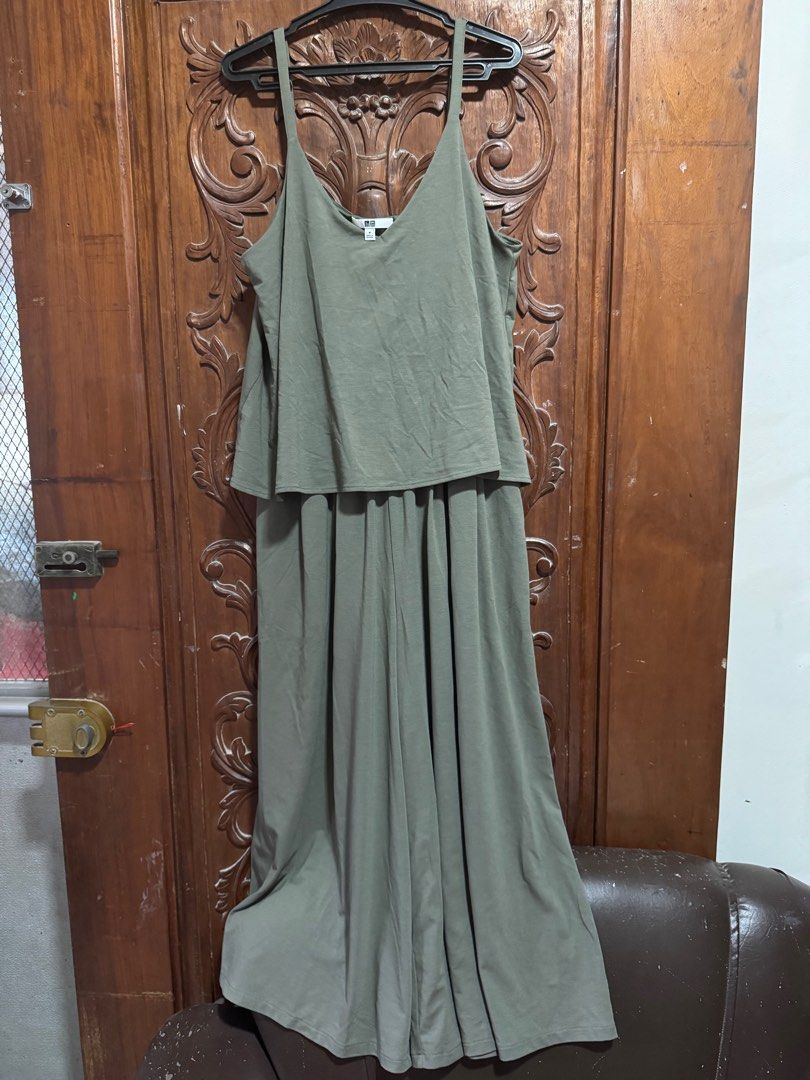 Uniqlo Olive Green Jumpsuit (Category: Jumpsuits) located in Palayan City. Submitted by decluttering_2018 (Listing ID 1406095284, Image 1). Description: - Uniqlo olive green jumpsuit - Size: M - Features: - Spaghetti strap top - Wide leg bottom - Pockets - V-neck - Made in Vietnam - Fabric: - Shell: 48% polyester, 48% rayon, 4% spandex - Lining: 100% polyester.