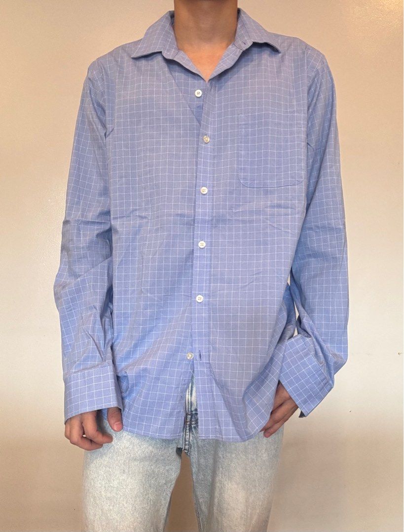 Van Heusen button-down long sleeves shirt (Category: Formal Shirts) located in Pasay City. Submitted by traive (Listing ID 1405931570, Image 2). Description: Van Heusen button-down long sleeves dm for more inquiries:) strictly payment first sf shoulder by buyer ship thru j&t, lalamove, grab.