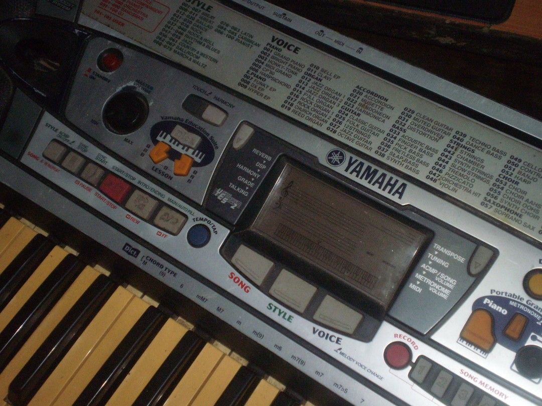 Yamaha PSR-280 Vintage Keyboard (Category: Musical Instruments) located in Ligao. Submitted by rinaaaroo (Listing ID 1405948144, Image 2). Description: - Yamaha PSR-280 keyboard - Multiple voices and styles - Display screen - Full keyboard with black and white keys - Built-in speaker - Great for learning and playing music -Has speaker issue but is working and just needs to be fixed.