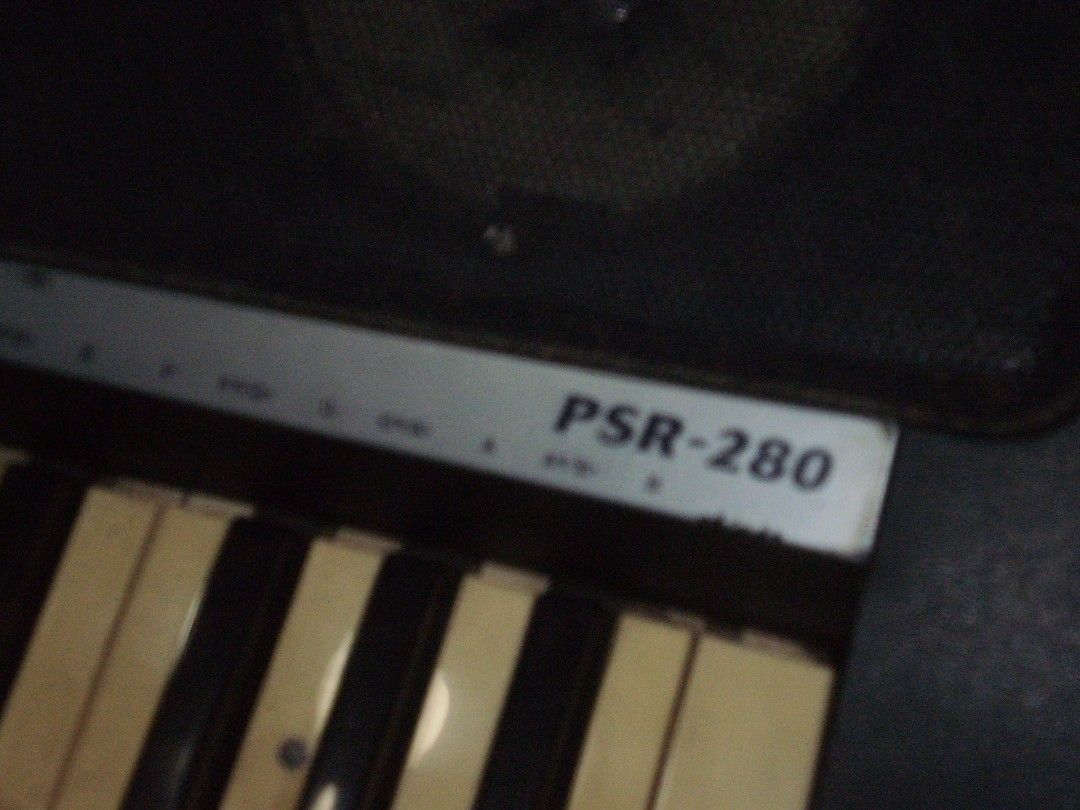 Yamaha PSR-280 Vintage Keyboard (Category: Musical Instruments) located in Ligao. Submitted by rinaaaroo (Listing ID 1405948144, Image 3). Description: - Yamaha PSR-280 keyboard - Multiple voices and styles - Display screen - Full keyboard with black and white keys - Built-in speaker - Great for learning and playing music -Has speaker issue but is working and just needs to be fixed.