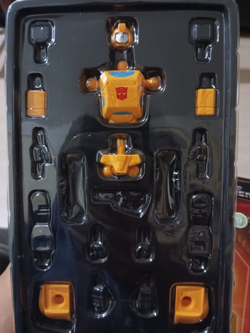 Yolopark Transformers AMK Mini Series Bumblebee (Category: Designer & Blind Box Toys) located in Pasig City. Submitted by chaewinks (Listing ID 1406048020, Image 2). Description: - Bought two weeks ago - Opened and assembled once - With paint defect sa face - Complete parts RFS: Impulsive purchase.