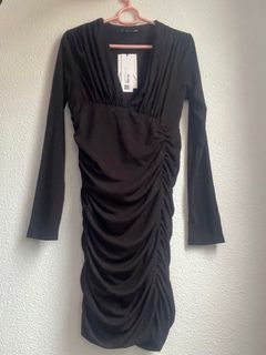 (Category: ) located in . Submitted by circleofwardrobe (Listing ID 1405909154, Image 1). Description: .