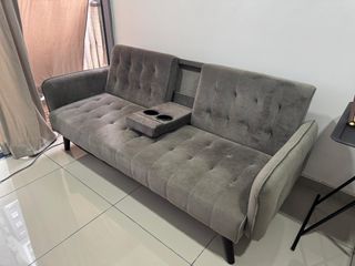 (Category: ) located in . Submitted by dinienur_ (Listing ID 1406175386, Image 1). Description: .