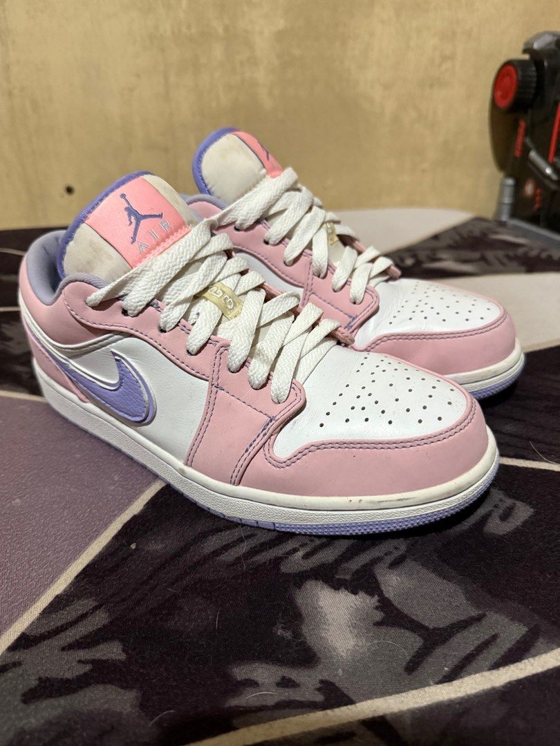 Air Jordan 1 Low SE "Arctic Punch" (Category: Sneakers) located in Quezon City. Submitted by byklo (Listing ID 1406202889, Image 2). Description: With extra laces (hindi pa nagagamit) With Original Box Will clean na din before shipping Will give discount if kukunin agad Message me for more info and photos.