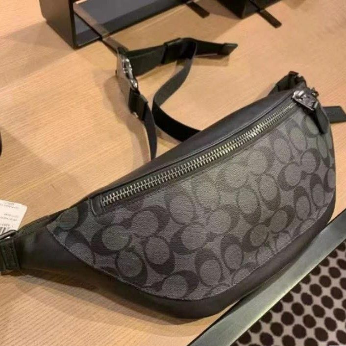Authentic Coach Belt Front Bag (Category: Luxury Bags & Wallets) located in Santa Cruz. Submitted by janelovebagswatchesshoesph (Listing ID 1406240277, Image 3). Description: .