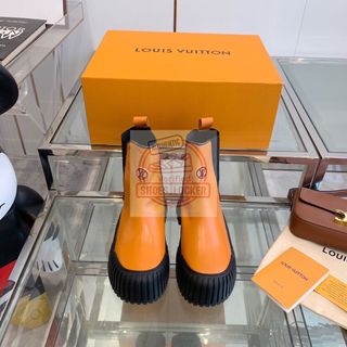 (Category: ) located in . Submitted by shoes.locker (Listing ID 1406100309, Image 1). Description: .