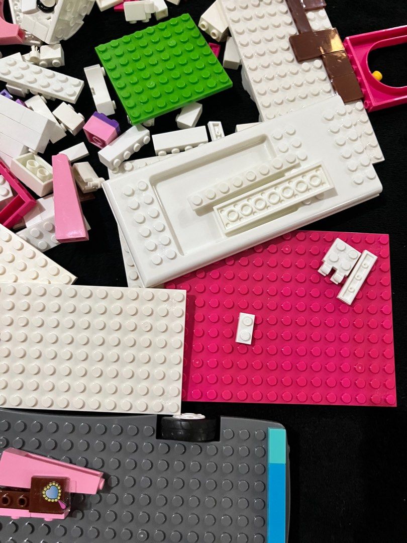 Barbie Mega Blocks Loose Lot (Category: Lego & Building Sets) located in Caloocan City. Submitted by snapshop_ph (Listing ID 1406102512, Image 3). Description: Sold as set.