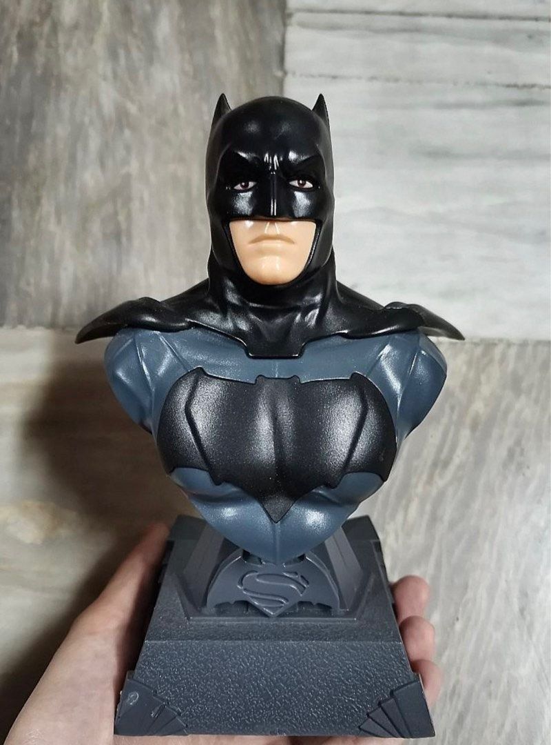 DC Batman USB Hub (Petron Gadget Collectibles) (Category: Figurines & Statues) located in Valenzuela. Submitted by caulfieldscollection (Listing ID 1406178949, Image 1). Description: Petron Gadget Collectibles DC Action Figure Still in very good condition No damages, no issues Original Box not included The Batman USB Hub has a coiled USB cable at the bottom compartment to connect to a laptop or PC. Two USB ports at the back can be used to connect