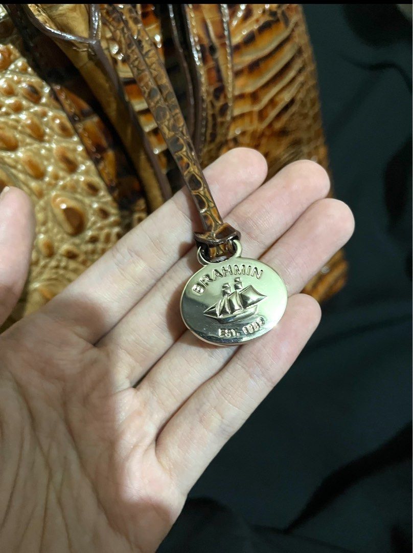 BRAHMIN WILD BAG (Category: Luxury Bags & Wallets) located in Quezon City. Submitted by getitrightaway.ph (Listing ID 1406224807, Image 2). Description: .
