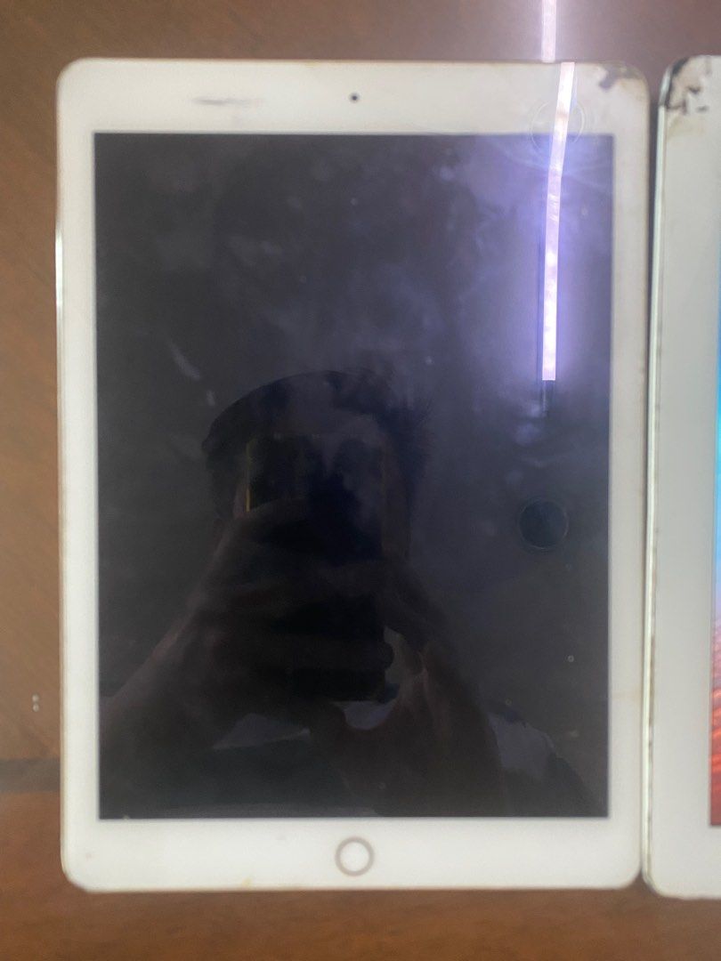 DEFECTIVE APPLE IPAD FOR SALE - Only for 799 for both (Category: iPad) located in Manila. Submitted by madmaxshop (Listing ID 1406106988, Image 3). Description: .
