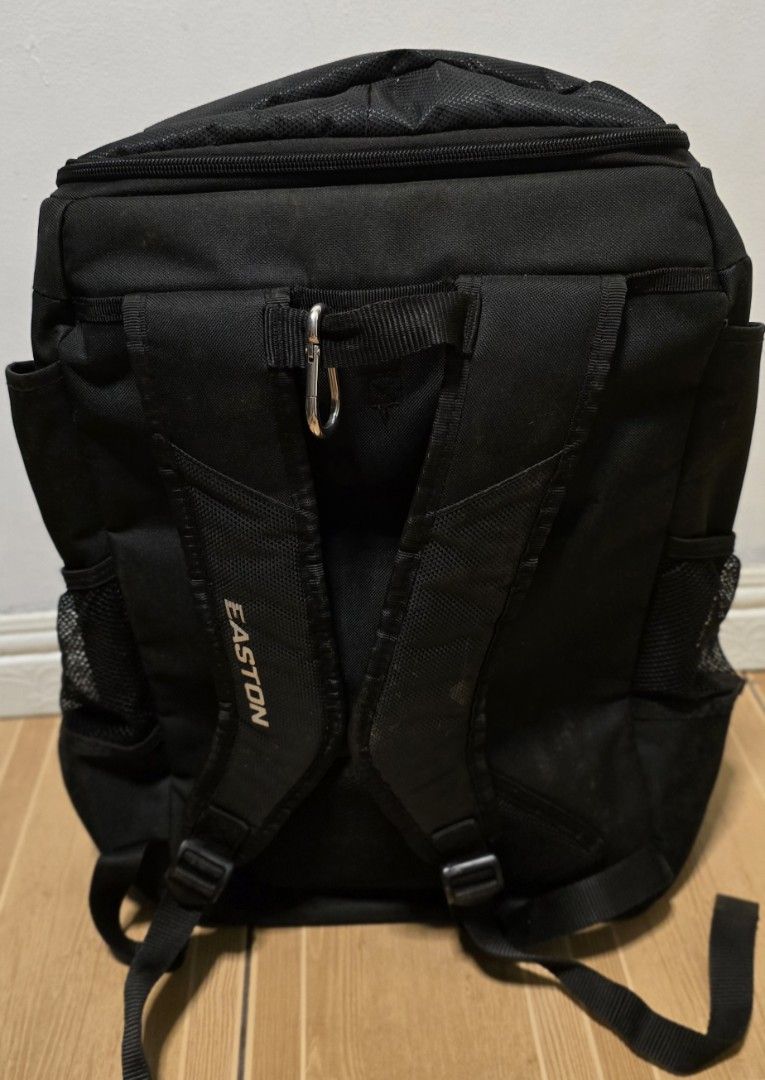 Easton Walk-Off NX Elite Baseball Backpack (Category: Other Sports Equipment and Supplies) located in Marikina City. Submitted by bingbing29 (Listing ID 1406230333, Image 2). Description: -Used only once -Designed for carrying baseball or softball equipment -Extra-wide mouth opening for easy access to the main compartment -Unique hex-grid tarpaulin helmet holder for external storage. -"Gear Klip" on the exterior sides to hold cleats, gloves, or o