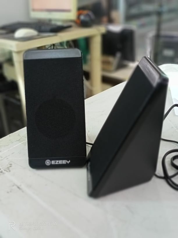 EZEEY S5 Multimedia Speakers (Category: Soundbars, Speakers & Amplifiers) located in Quezon City. Submitted by nearlink091613 (Listing ID 1406186893, Image 2). Description: FOR SALE! S5 Multimedia Speaker Audio & USB Port 1week Warranty Replacement Void Physical Damage - Pair of black EZEEY speakers - Rectangular shape with rounded corners - Features the EZEEY logo - Includes a connection cable - Ideal for computers and other audio devices Visit 