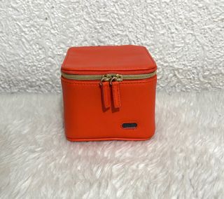 (Category: ) located in . Submitted by dalle_closet (Listing ID 1406133425, Image 1). Description: .