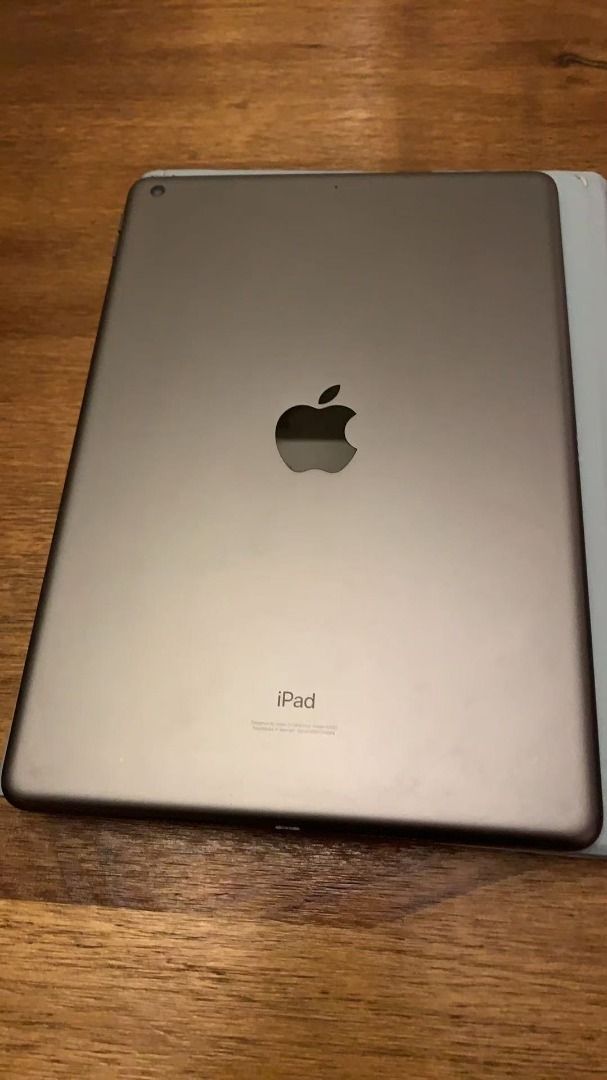 Gen 9 iPad ($1500) （分類：平板電腦 - iPad）位於 Hong Kong。 由 hisiyo 提交（商品編號 1406228070，圖片 2）。簡介： Generation 9 iPad, Wifi Only. Space gray color, with 256GB storage. In great condition, always used with screen protector. Pickup near Central.。