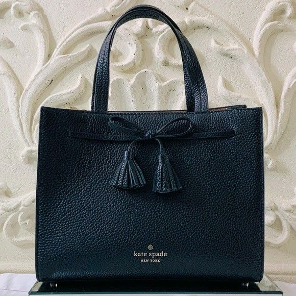 Kate Spade Small Satchel Bag (Category: Luxury Bags & Wallets) located in San Juan City. Submitted by manlove.co (Listing ID 1406192407, Image 1). Description: rfs: decluttering.