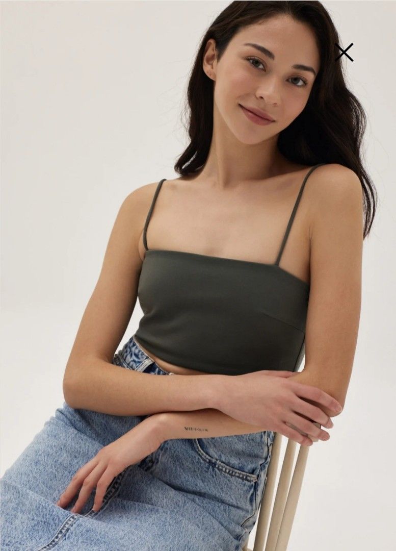 Love Bonito Crop Camisole Top (Category: Others Tops) located in Manila. Submitted by mscloudnine (Listing ID 1406154702, Image 2). Description: - straight neckline - fitted bodice -side boning and fixed shoulder straps -Brandnew but tagged removed.