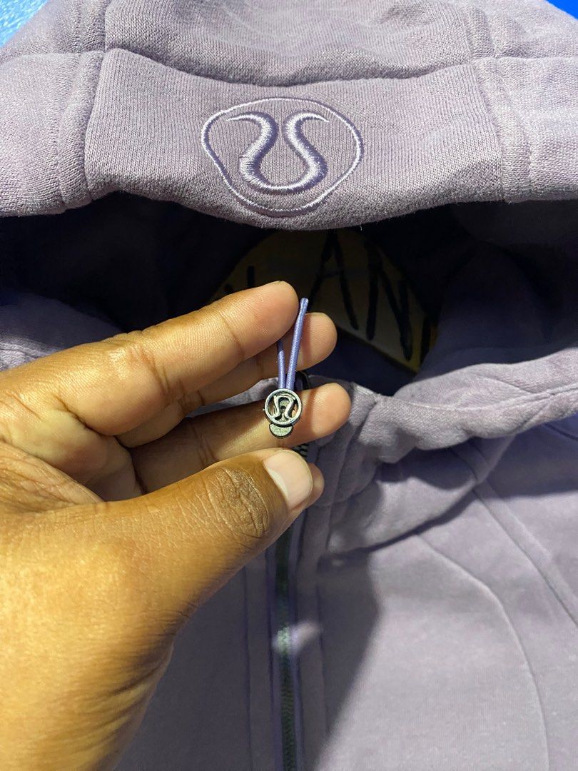 LULULEMON SCUBA FULL ZIP HOODIE (Category: Coats, Jackets and Outerwear) located in Balamban. Submitted by anikdotal (Listing ID 1406236423, Image 3). Description: LULULEMON SCUBA FULL ZIP HOODIE Size(4) (22.5Lx16W) Excellent Condition No Issue❌ Dm📨.
