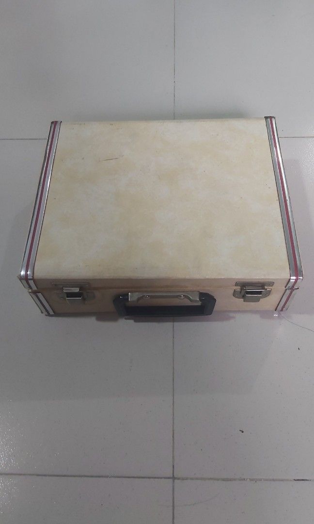 Mahjong set Japan señorita (Category: Board Games & Puzzles) located in Quezon City. Submitted by benjamu1950 (Listing ID 1406107210, Image 1). Description: Price negotiable Text/call: 09947179307.