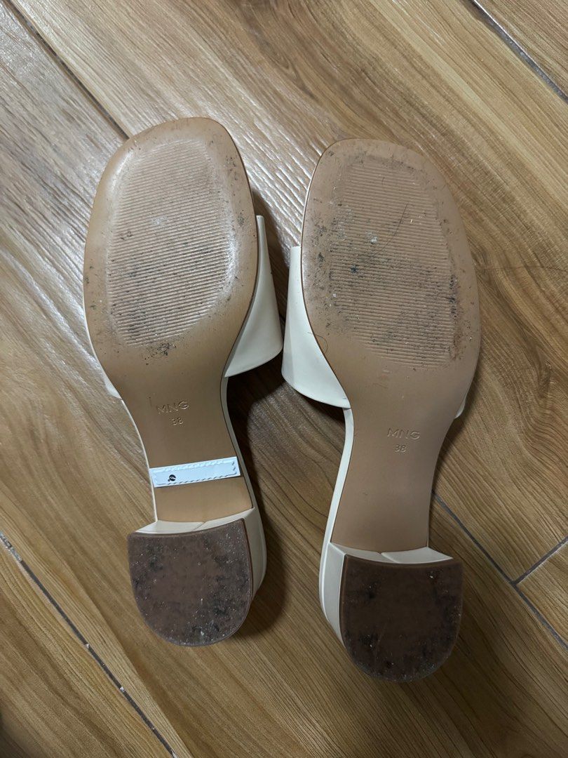 Mango White Sandals Heels Maria Used once (Category: Flats & Sandals) located in Quezon City. Submitted by mcdcdump (Listing ID 1406222554, Image 3). Description: Only used once RFS: Wrong size, too big for me. Binili ko lang sa mall kahit malaki sakin yung size because I needed to attend something slightly formal so i used it once for photos only. Slight dirt on soles only since nailakad ko siya outdoor papunta ng parking. Size EUR 38 UK 5 .