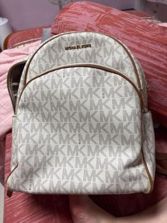 (Category: ) located in . Submitted by bag_clearance (Listing ID 1406256847, Image 1). Description: .