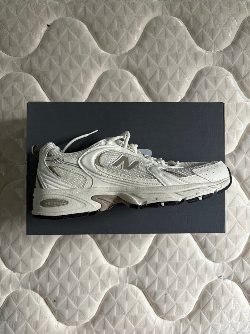 NB 530 (Category: Sneakers) located in Taguig. Submitted by roxjl (Listing ID 1406133581, Image 3). Description: New With box Rfs : wrong size.