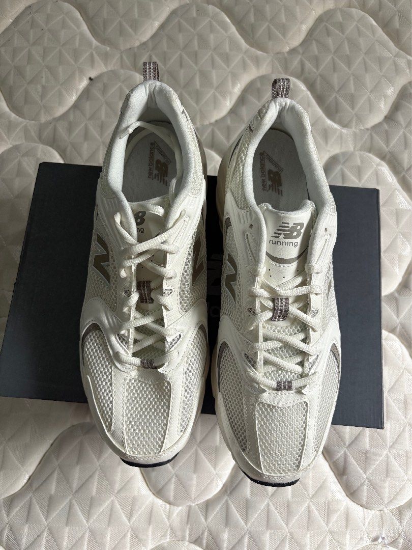 NB 530 (Category: Sneakers) located in Taguig. Submitted by roxjl (Listing ID 1406133581, Image 2). Description: New With box Rfs : wrong size.