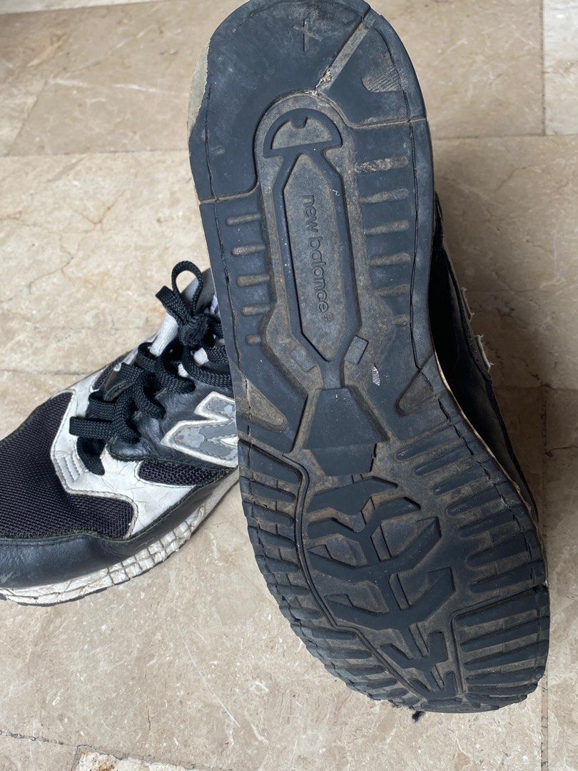 New Balance 530 Black Sneakers (Category: Sneakers) located in Quezon City. Submitted by ciendiones (Listing ID 1406168913, Image 3). Description: .