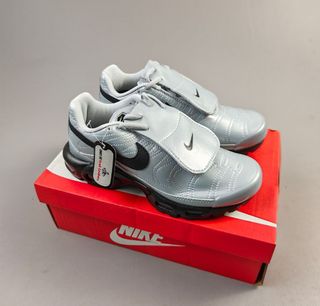 (Category: ) located in . Submitted by khai.uasneakers (Listing ID 1406168674, Image 1). Description: .
