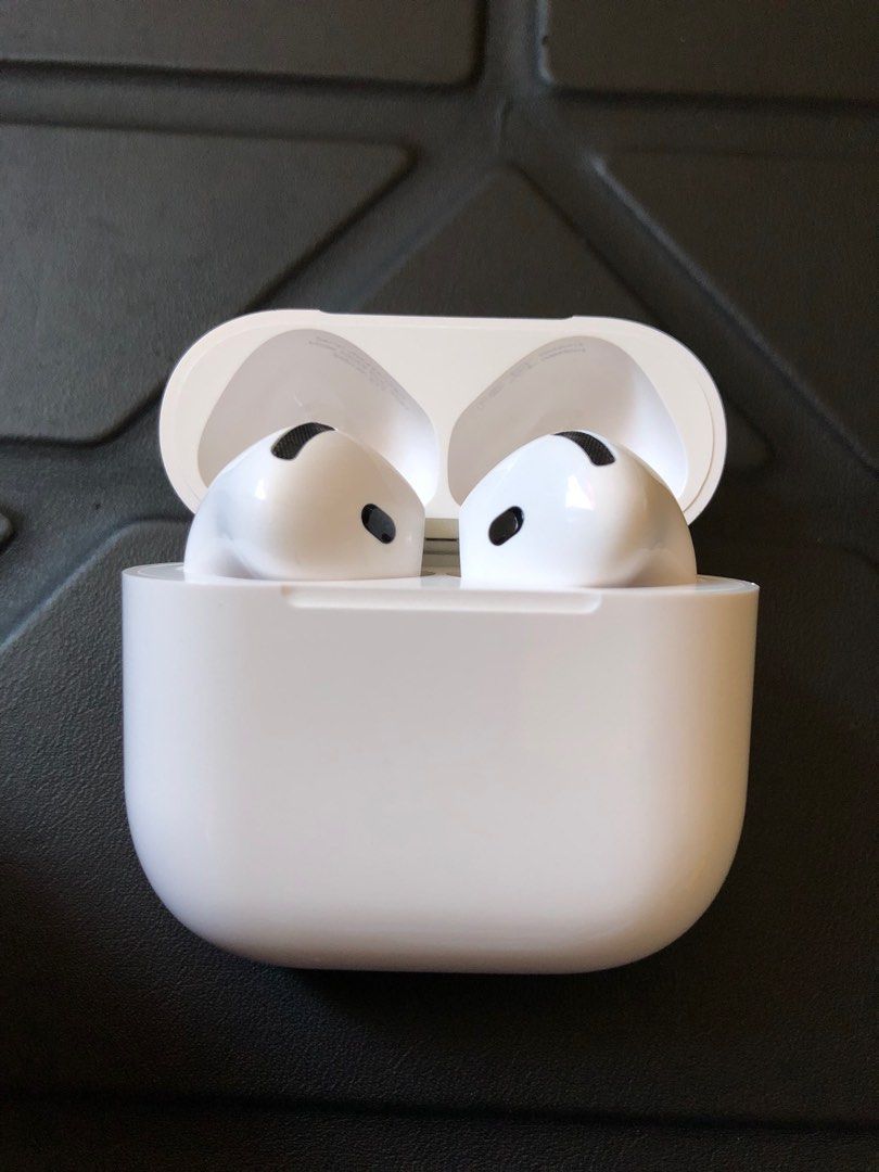 Original Apple AirPods 4 ANC (Category: Earphones) located in Manila. Submitted by crlosryes2.0 (Listing ID 1405037771, Image 2). Description: Apple AirPods 4 ANC - USB-C Cable Cord No issue!.