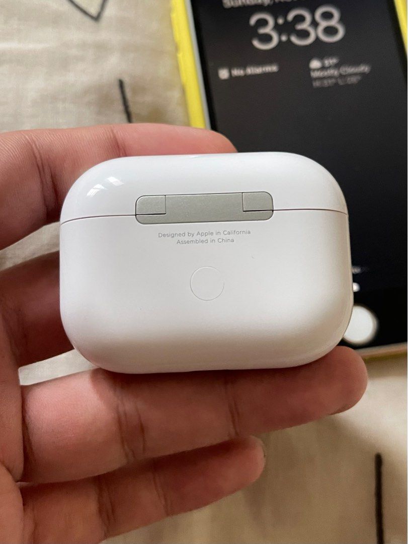 Original Apple AirPods Pro 2 RUSH! (Category: Earphones) located in Manila. Submitted by crlosryes2.0 (Listing ID 1405036429, Image 2). Description: NO ISSUE! - Orig Cable Cord - Armor Case NO BOX NA!.