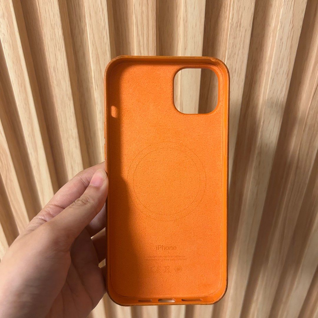 Original Apple iPhone 14 Plus Magsafe Case (Category: Cases & Sleeves) located in Quezon City. Submitted by salmoncrunchroll (Listing ID 1406269162, Image 3). Description: 💌 100% original 💌 last price posted 💌 no box included 💌 see photos for flaws shipping thru ggx only mop: bdo or gcash only .