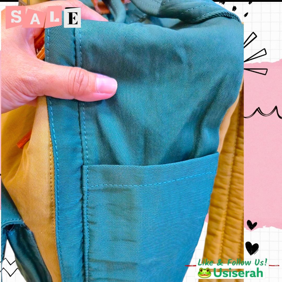 Original DOUGHNUT—Macaroon Medium Khaki Seaweed Unisex Backpack (Category: Backpacks) located in Paranaque City. Submitted by usiserah (Listing ID 1406245992, Image 3). Description: 🛍️Grab It Now!!! Only for 🔖899php🔥 💯ORIGINAL | PERSONAL PREL❤︎VED! Given as 📦Balikbayan Gift from 🇸🇬Singapore! Condition: Slightly-use! ✦ RFS: Decluttering! Features: * Doughnut Macaroon Backpack * Top Short Handle with Snap Button Closure * Top Zipppered Main 