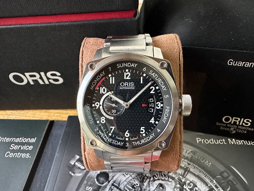 Oris BC4 Small Second Pointer Date (Category: Men's Watches) located in Manila. Submitted by ksssvv (Listing ID 1406154749, Image 3). Description: Oris BC4 Small Second Pointer Date 42.70mm 9/10 Excellent Condition with honest and decent light scratches on the case and bracelet Bracelet can fit approximately 7.5in Complete with Box , Manuals, warranty Card Purchased in Local Store.