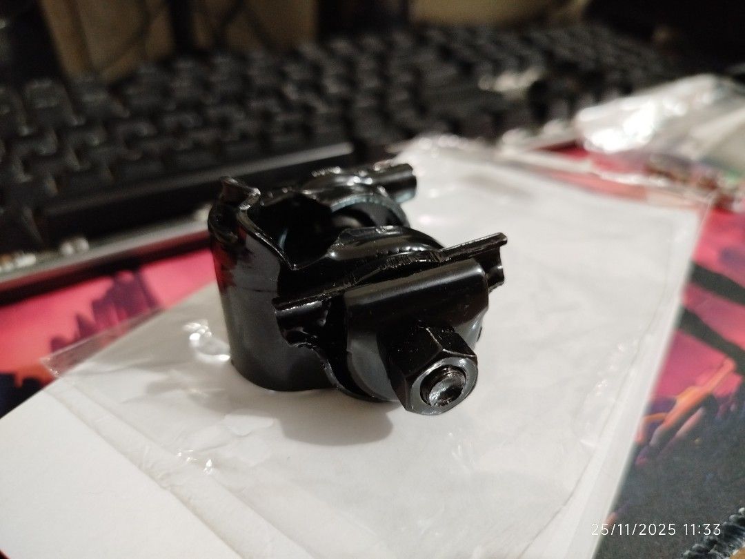 Saddle clamp steel (Category: Bicycles) located in Quezon City. Submitted by crci12 (Listing ID 1406124823, Image 2). Description: Saddle clamp steel New P50 only Meet ups: *Simplicity mini stop commonwealth ave., balara, qc. *Kindly send us a message for a schedule of meet up. *Shipping via j&t. (payments first; buyer will shoulder the shipping fee) *Same day deliveries via lalamove/grab/any courier service. (Buyer will shoulder the delivery fee