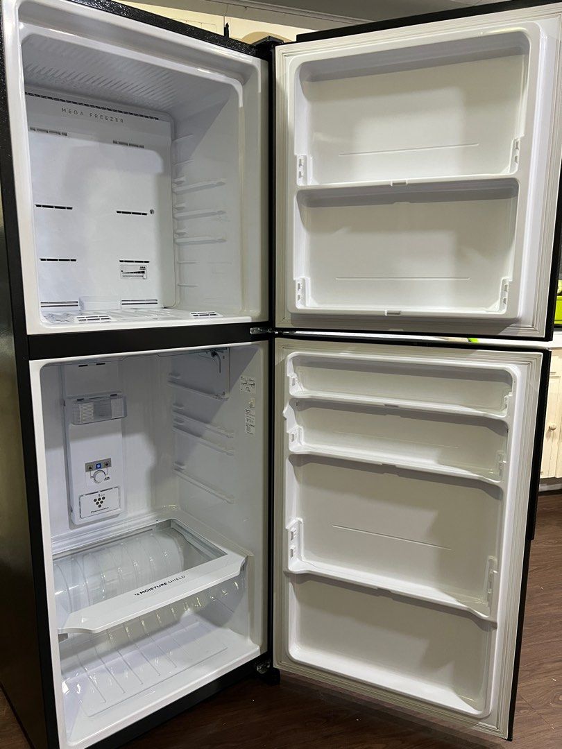 LIKE NEW! Sharp SJ-FTSI3BVS-DS (Category: Refrigerators and Freezers) located in San Juan City. Submitted by onlyamatteroftime (Listing ID 1406137173, Image 3). Description: I received this as a gift when I was living in a condo but now it’s too small for the new home. Super good condition. Great price..