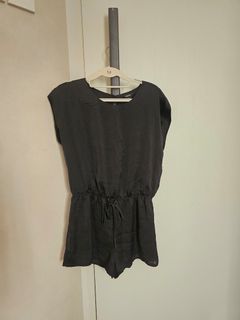 (Category: ) located in . Submitted by inashoppingdaze (Listing ID 1406124278, Image 1). Description: .