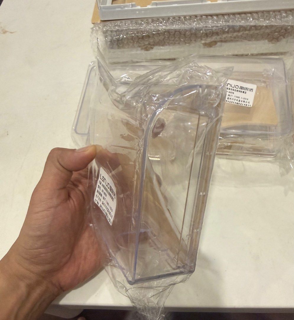 Socket Cover Waterproof (Category: Safe) located in Kuala Lumpur. Submitted by binyazid (Listing ID 1406163321, Image 2). Description: Bought in 2022 for 10pcs but use 3 and the rest is unused. Refer picture for details Offer me your price.