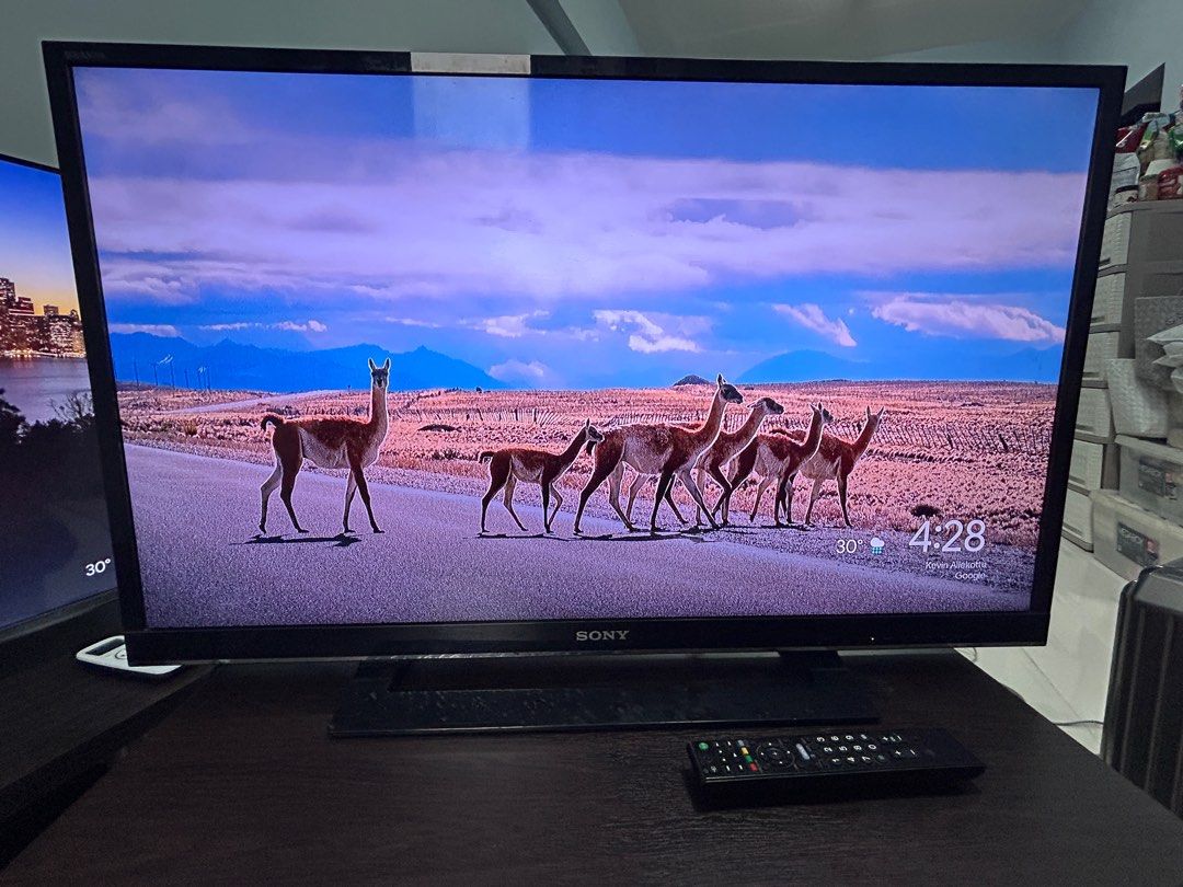 Sony Bravia KLV-40EX430 (Category: TV) located in Manila. Submitted by zimplyche42614 (Listing ID 1406252481, Image 1). Description: Not a smart TV but with free google chromecast. With Remote.