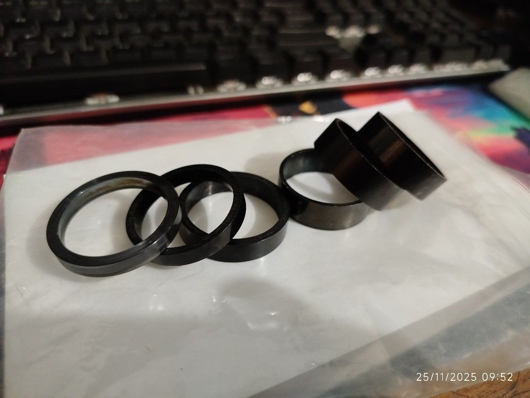 Spacers for steerer tube (Category: Bicycles) located in Quezon City. Submitted by crci12 (Listing ID 1406109104, Image 1). Description: Various spacers for steerer tube Slightly used In good condition Actual pictures posted What you see is what you get 3pcs 10mm alloy spacer 1pc 7.5mm alloy spacer 1pc 5mm alloy spacer 1pc 5mm plastic spacer All for P50 only Meet ups: *Simplicity mini stop commonwealth ave., balara, qc. *Kindly send us a message 