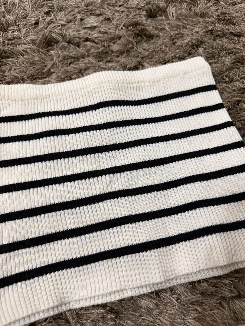 Striped White Tube Top (Category: Sleeveless) located in Manila. Submitted by declutternclutter (Listing ID 1406202965, Image 3). Description: White Striped Tube Top - garterized and stretchable - free size, can fit up to MEDIUM - worn once .