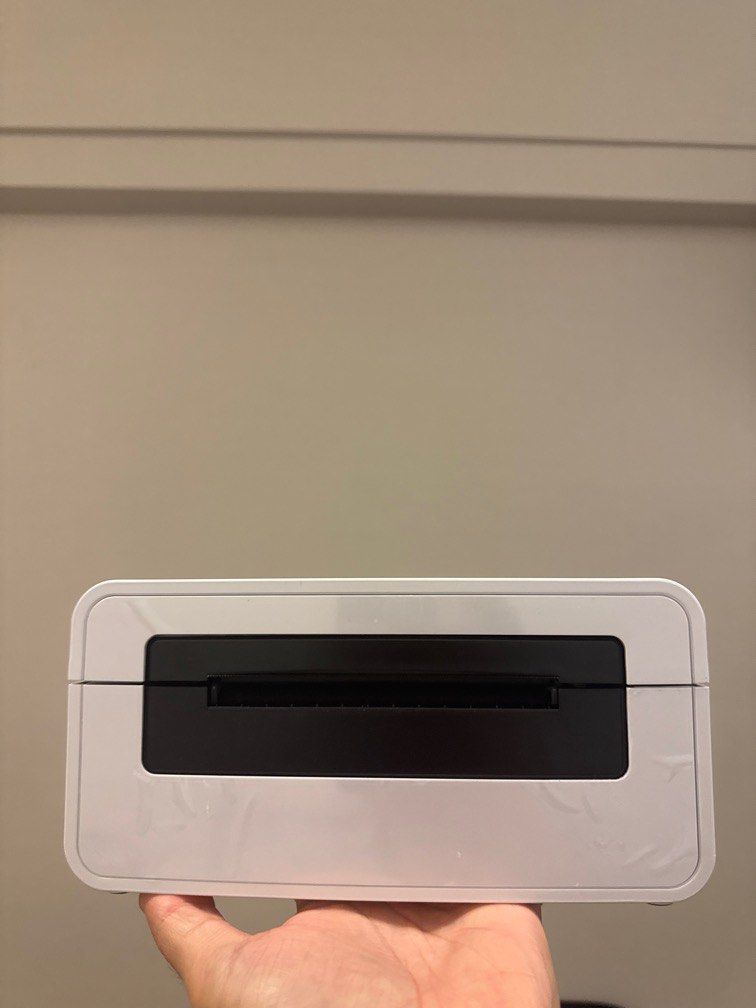 Thermal printer (Category: Printers, Scanners & Copiers) located in Singapore. Submitted by misce1 (Listing ID 1406259869, Image 1). Description: Will throw in thermal paper .