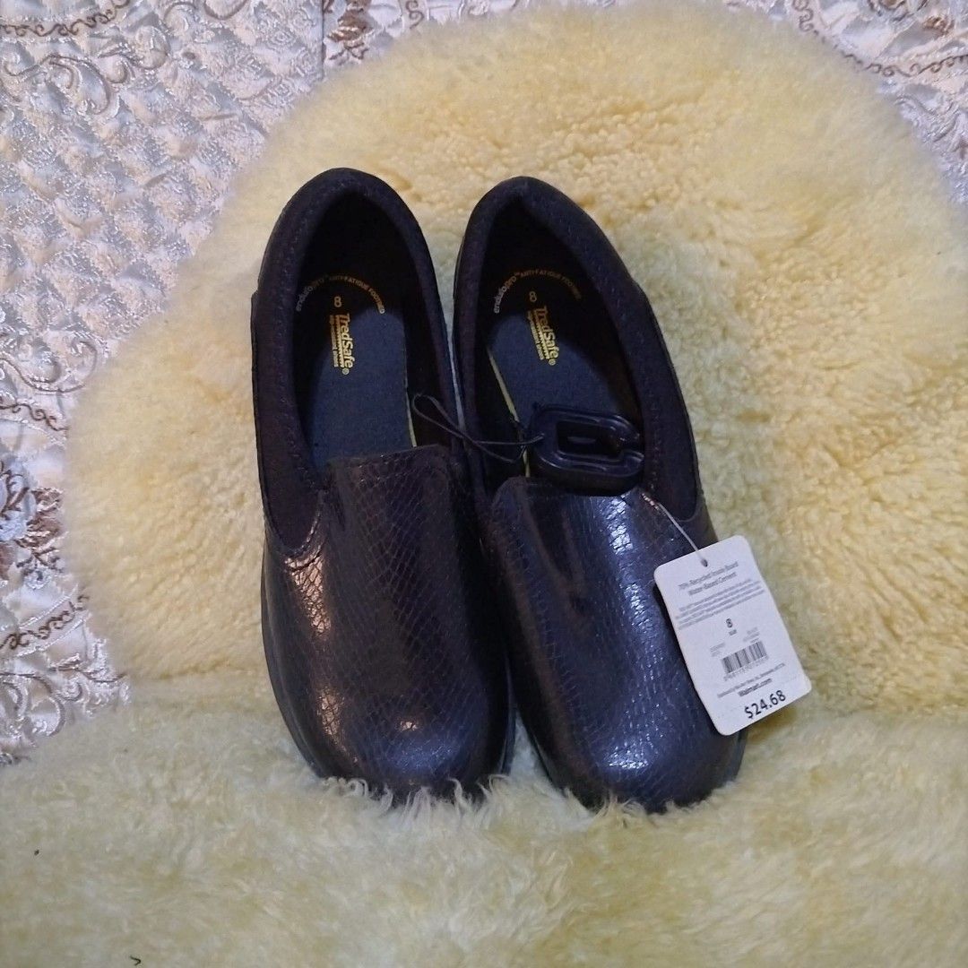 Trendsafe Enduro Slip-Resistant Shoes - Size 8 (Category: Sandals) located in Baguio. Submitted by itsdesireeeee (Listing ID 1406258966, Image 2). Description: Sale 👞 Tredsafe Black shoes for Her EUR: 39.5 US YOUTH: 8 Before: ₱1,200 Now: ₱600 * slip-resistant, $24.68, brand new, anti-fatigue footbed, shipped from USA - Size 8 US - Color: Black - Textured, snake-like pattern on upper - Slip-resistant soles - Unworn condition - Original tags attac