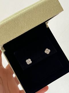 (Category: ) located in . Submitted by closetsaleph (Listing ID 1406178452, Image 1). Description: .
