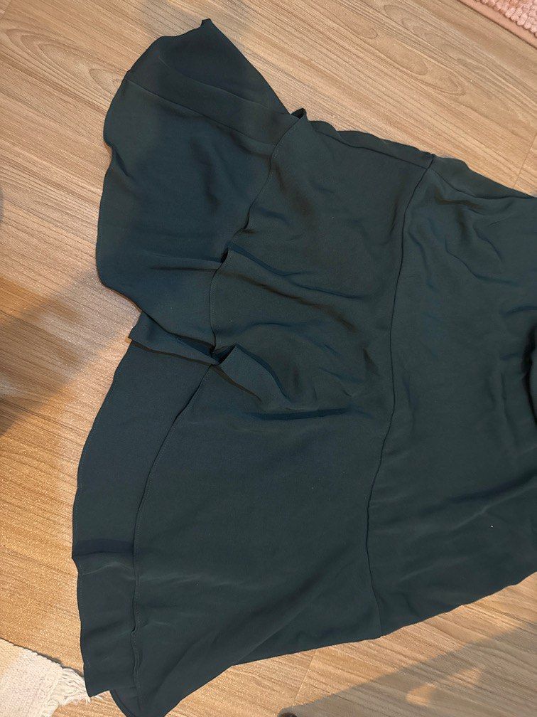 Zalora Green Dress (Category: Dresses) located in Angeles City. Submitted by shewhosells_ (Listing ID 1406181587, Image 3). Description: .