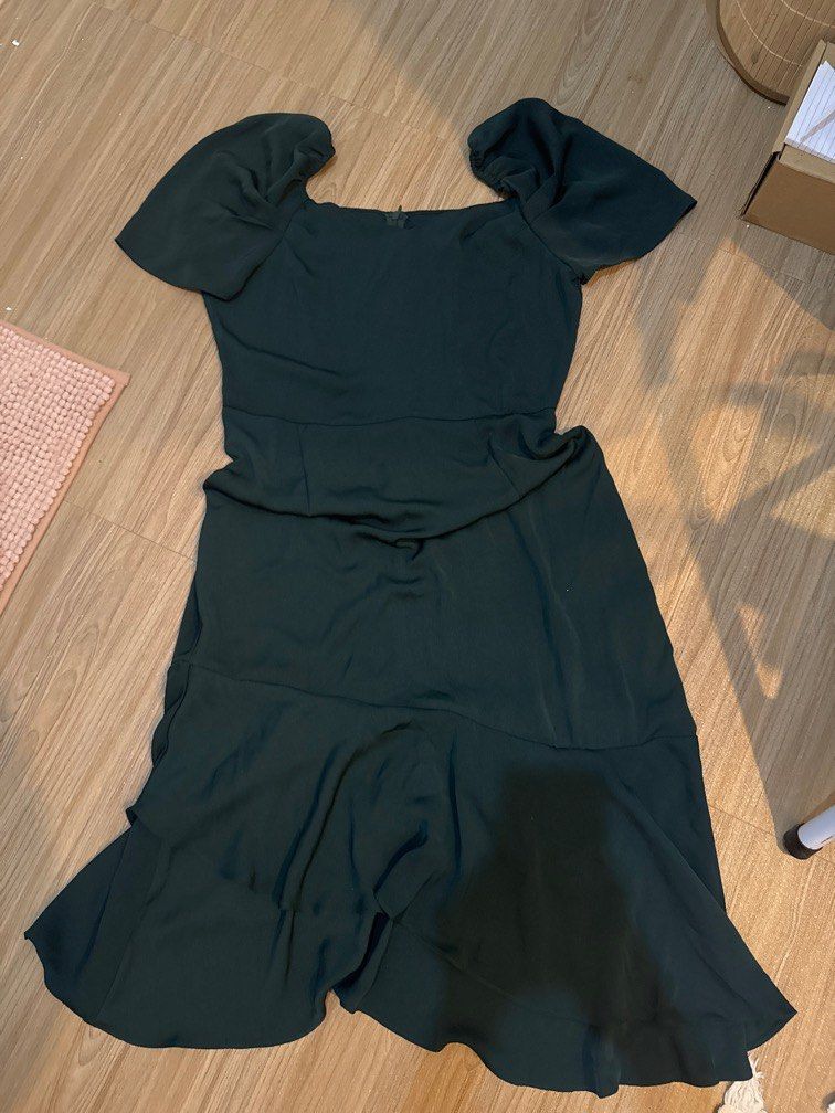 Zalora Green Dress (Category: Dresses) located in Angeles City. Submitted by shewhosells_ (Listing ID 1406181587, Image 1). Description: .