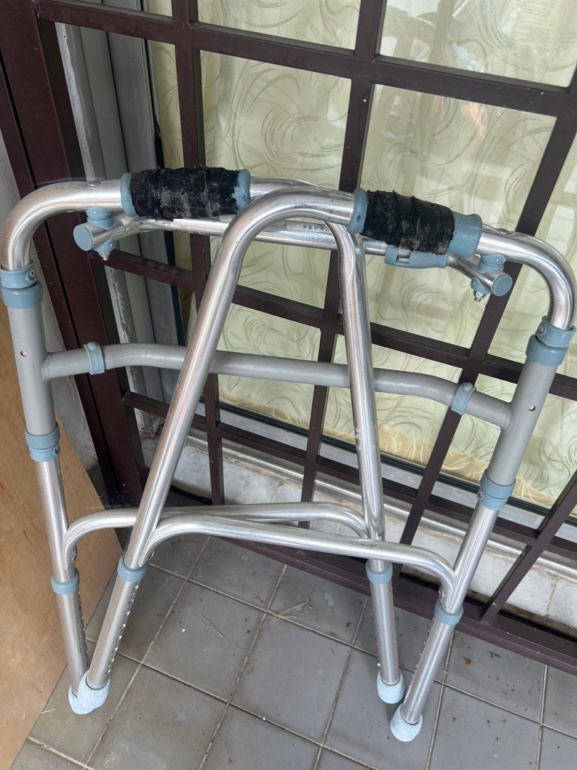 Adjustable Walker (Category: Cardio & Fitness Machines) located in Subang Jaya. Submitted by maggie92. (Listing ID 1406316818, Image 1). Description: Sturdy frame with adjustable height. The grip around handles need to be replaced, otherwise functional frame. Foldable for easy storage and transport. Self pickup Usj 4.