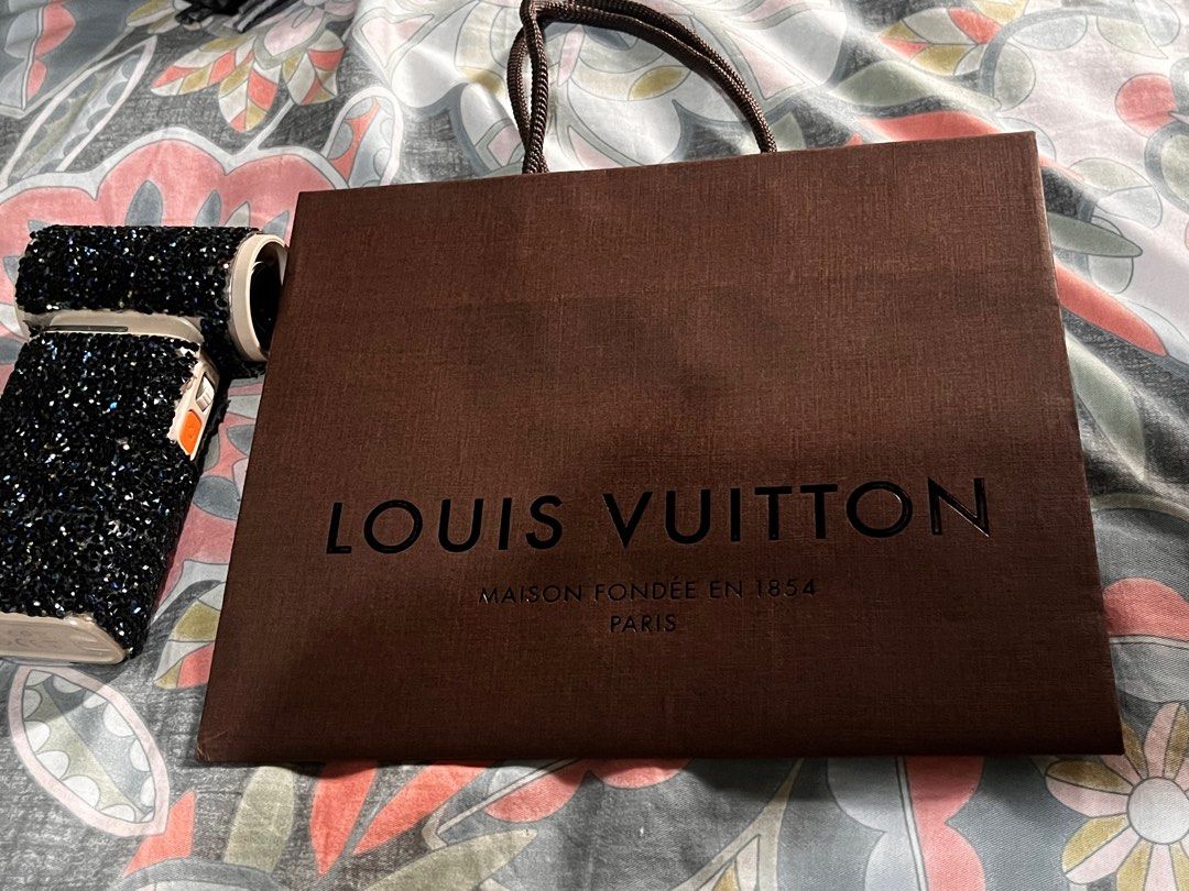 Authentic LV paper bag small (Category: Luxury Bags & Wallets) located in Angeles City. Submitted by ritenianstuff (Listing ID 1406359852, Image 2). Description: Add sf 64 GCash payment .